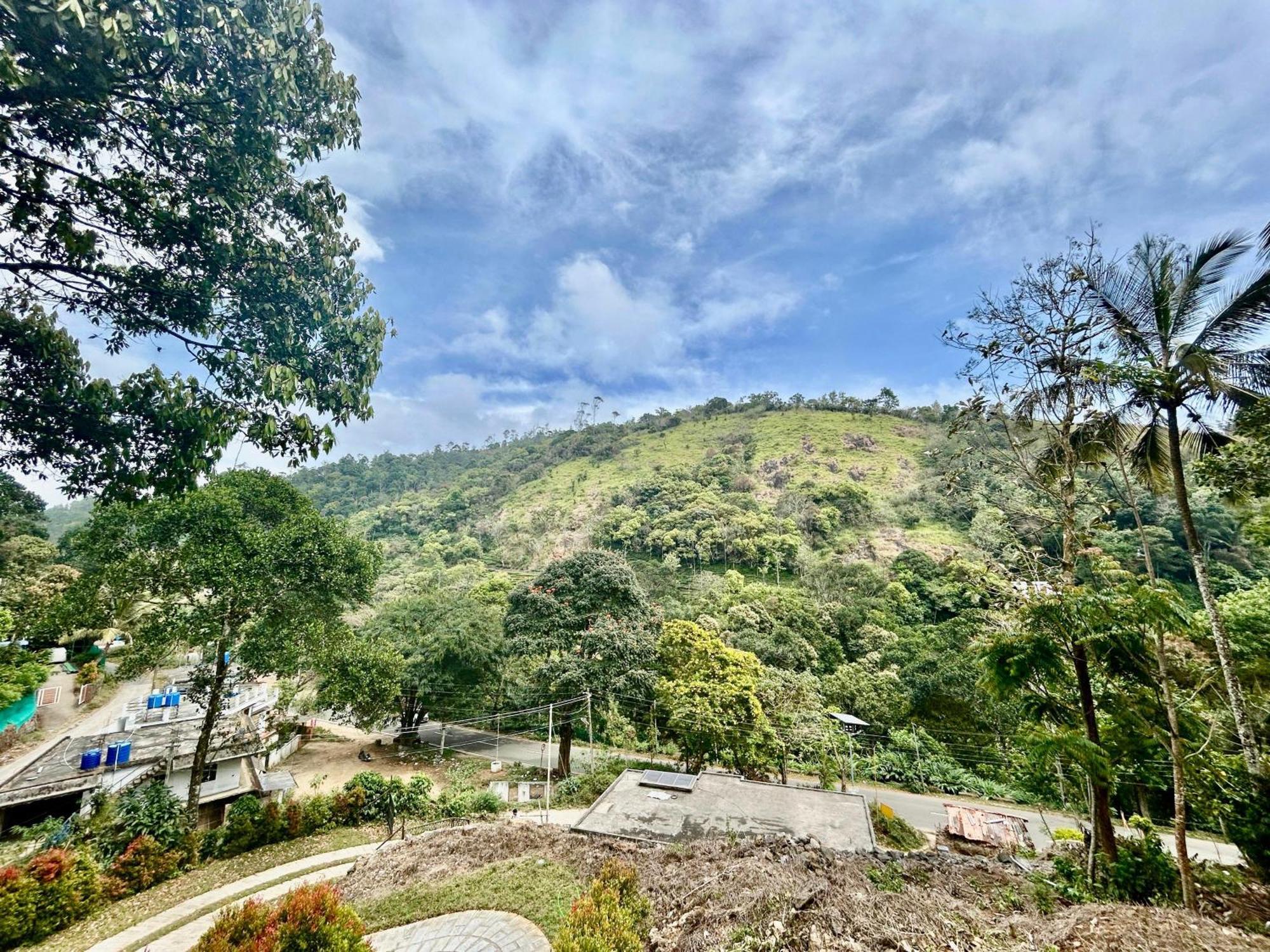 Misty Heights Peermade - Private Mountain Villa Retreat Vandiperiyār エクステリア 写真