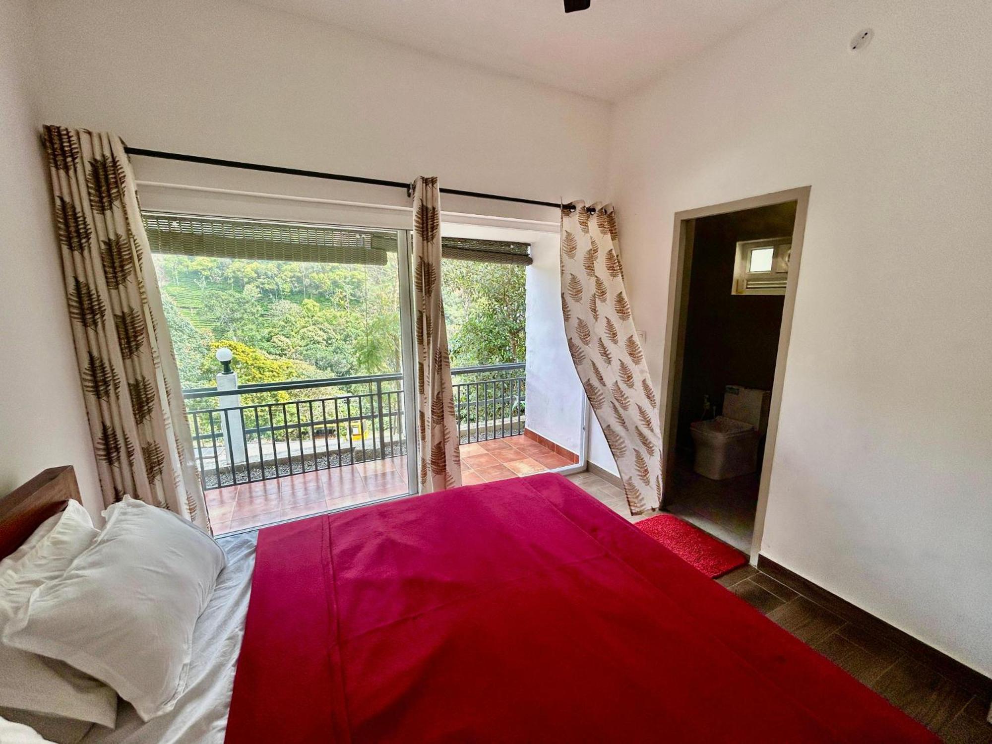 Misty Heights Peermade - Private Mountain Villa Retreat Vandiperiyār エクステリア 写真