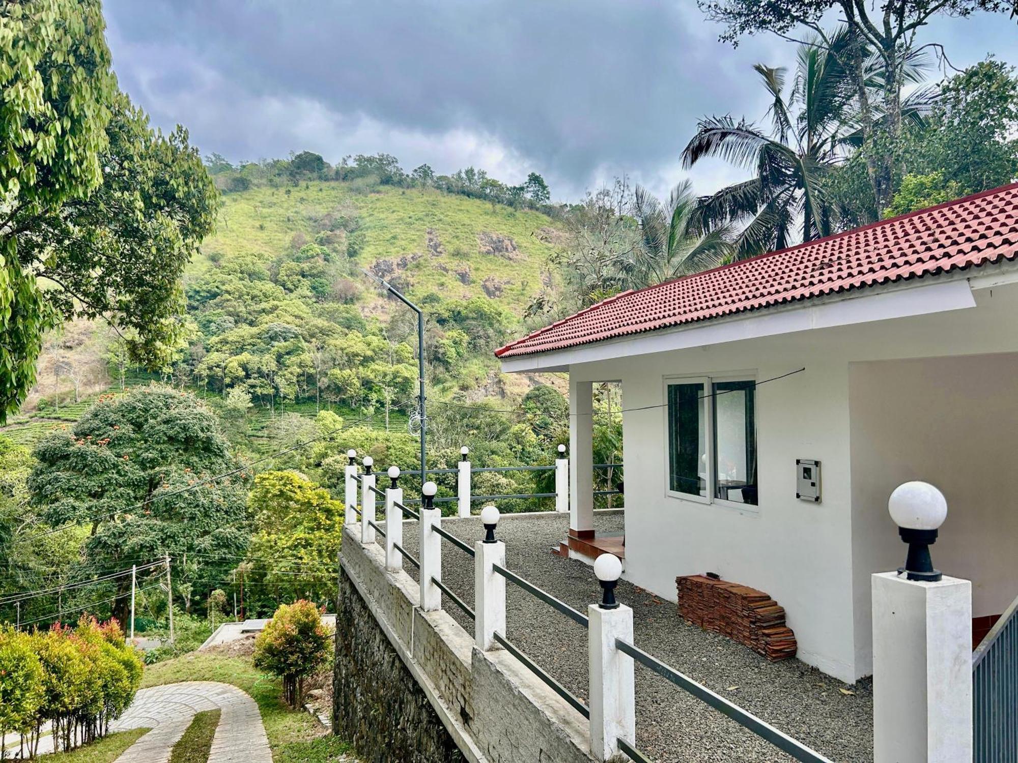 Misty Heights Peermade - Private Mountain Villa Retreat Vandiperiyār エクステリア 写真